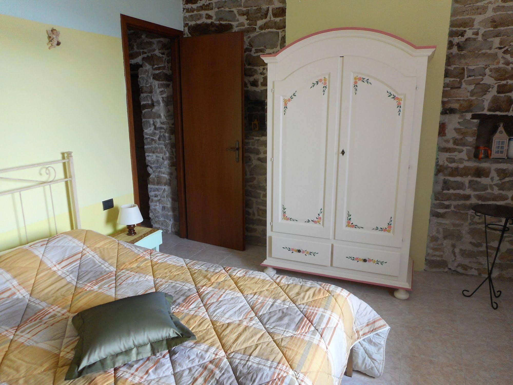 Agriturismo Cascina Serra Cossano Belbo Exterior photo