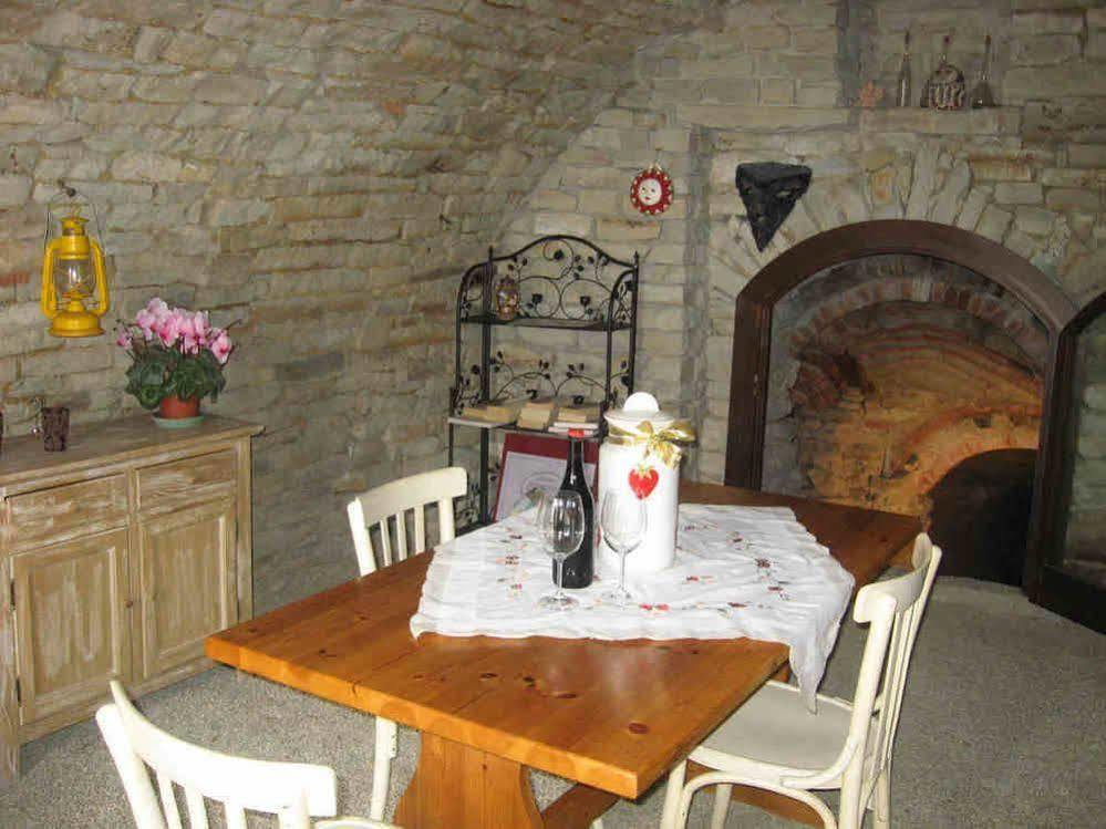 Agriturismo Cascina Serra Cossano Belbo Exterior photo